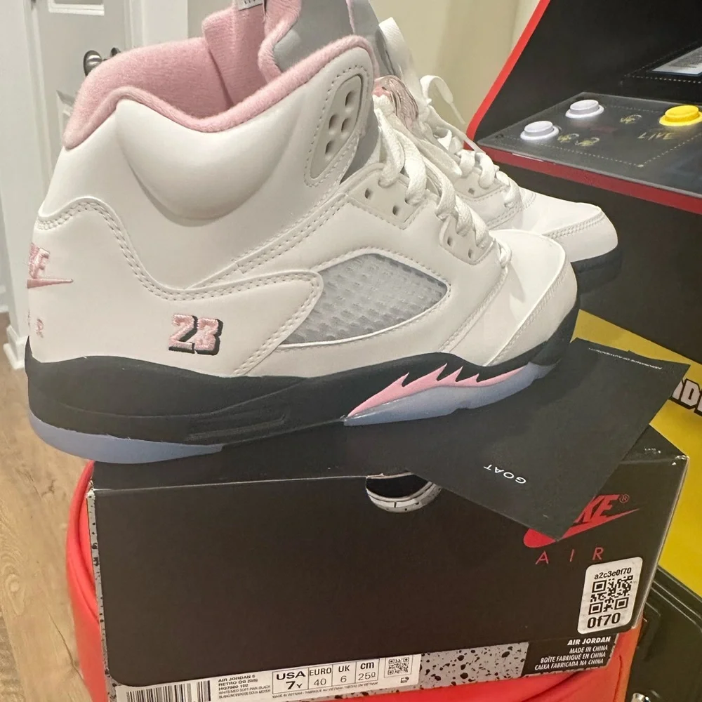 Jordan 5 Retro "Medium Soft Pink" Men's Shoe - Picture 1 of 8